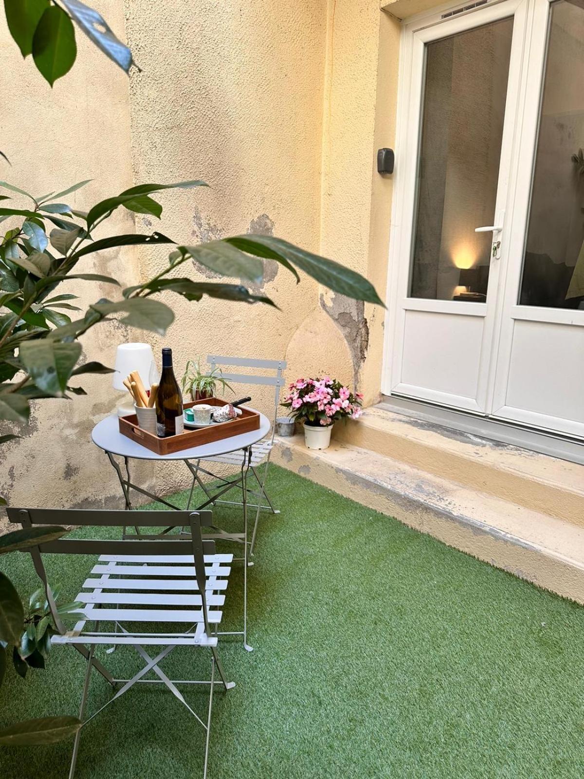 Beau Et Sa Terrasse Quartier Historique * Moulins (Allier)
